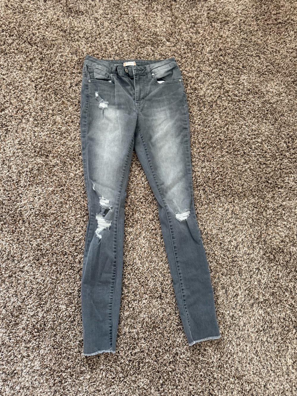 Distressed Women's Gray Skinny Jeans